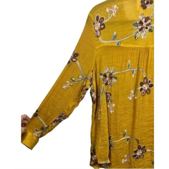 Anthropologie Figuera Flower Gold Floral Embroidered Roll Tab Top Shirt Blouse S - Picture 10 of 10